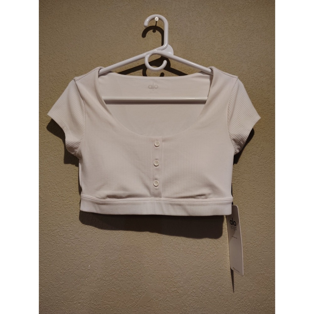 ALO YOGA BLISSFUL HENLEY BRA TOP WHITE COLOR SIZE MEDIUM NWT